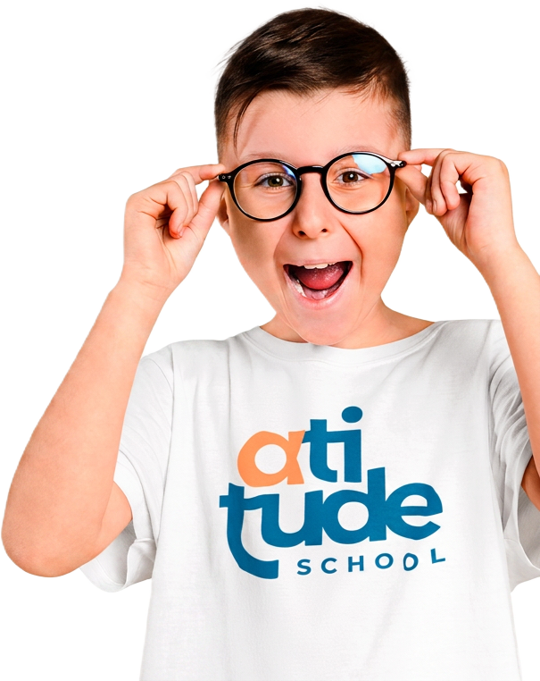 Aluno Atitude School sorrindo